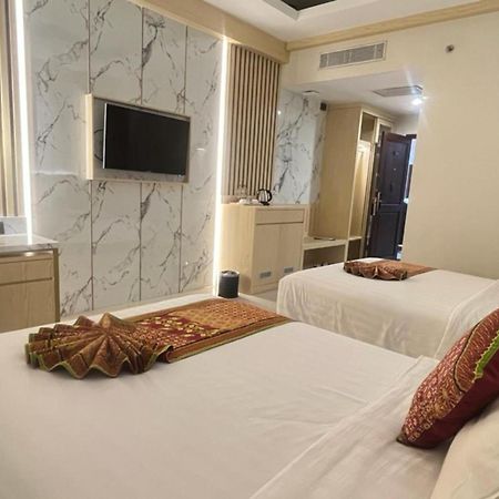 The Rich Jogja Hotel Yogyakarta Exteriör bild